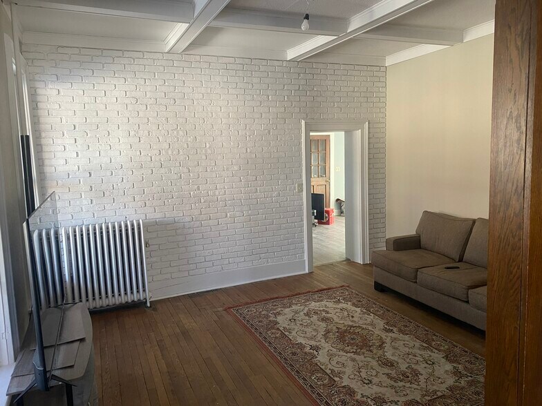 Building Photo - 204 Carroll St