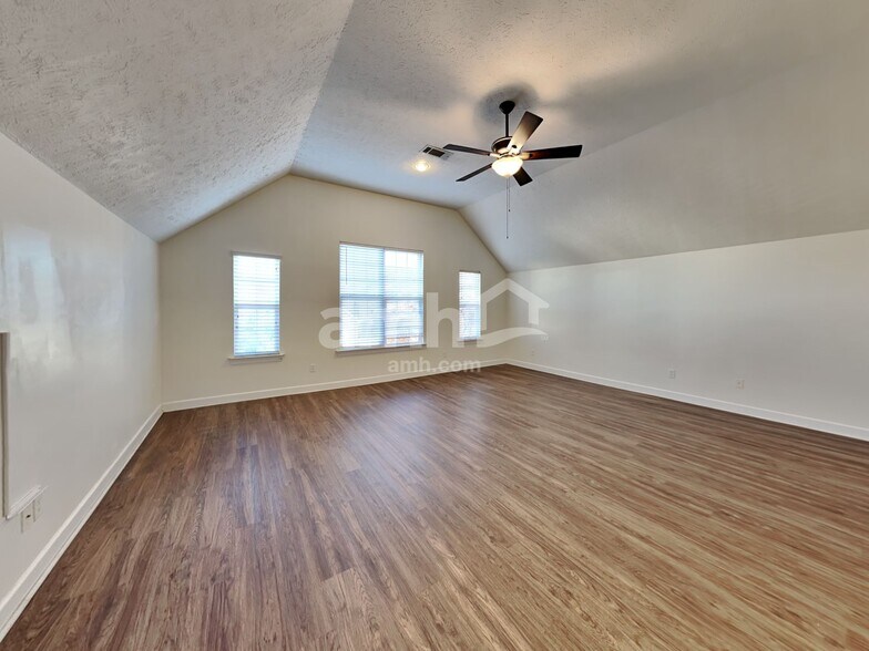 Building Photo - 929 Morning Rd