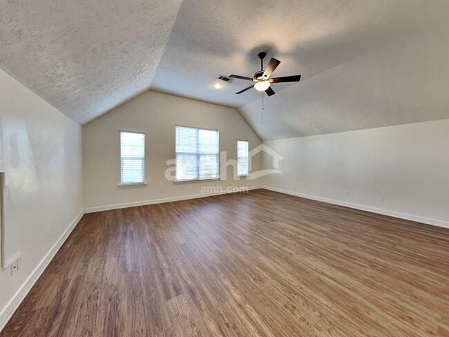 Building Photo - 929 Morning Rd