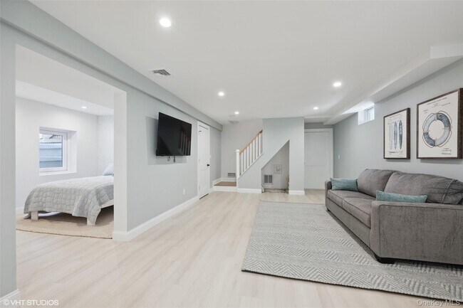 Building Photo - 535 Birch Ln