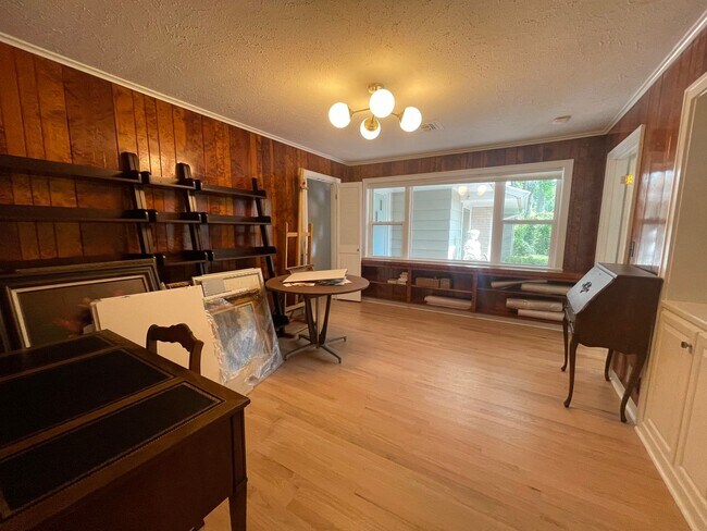 Building Photo - South Highland Beauty! This Is The One To ...
