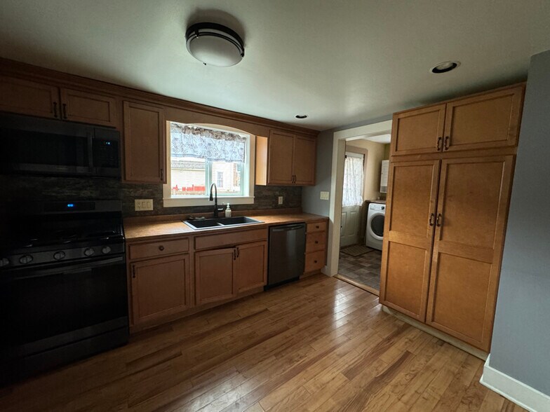 Building Photo - 51 Clinton Ave