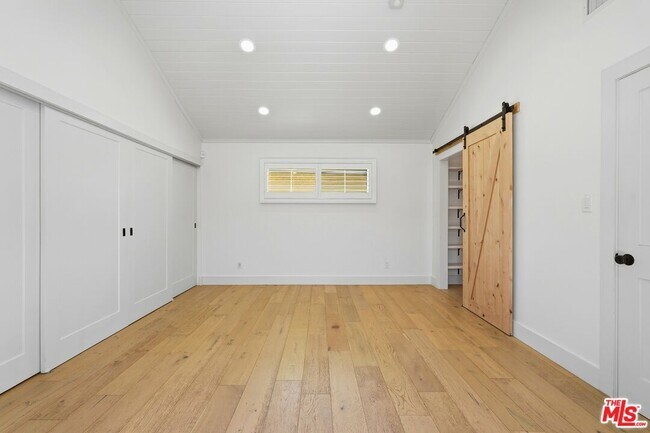 Building Photo - 6647 W 82nd St