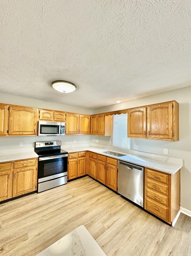 Building Photo - 112 Anderson Ct