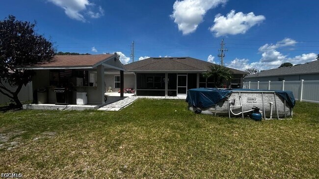 Building Photo - 180 SW Voltair Terrace