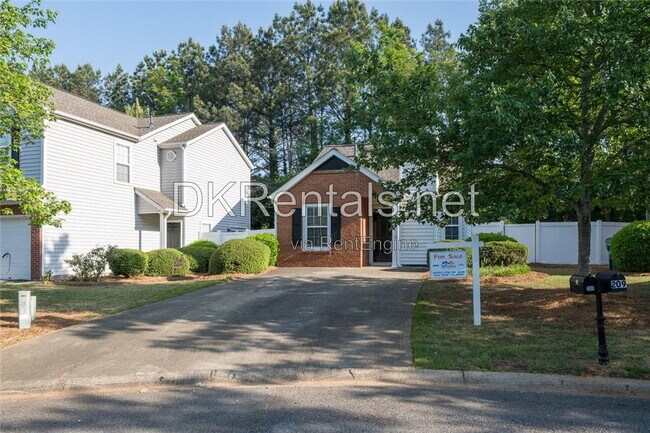 Building Photo - 207 Daventry Way