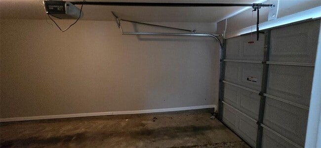 Building Photo - 204 Oconee Way