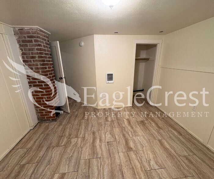 Building Photo - Spacious 3-Bedroom 2 bathroom Home with Great Mountain Views and Bonus Room!!