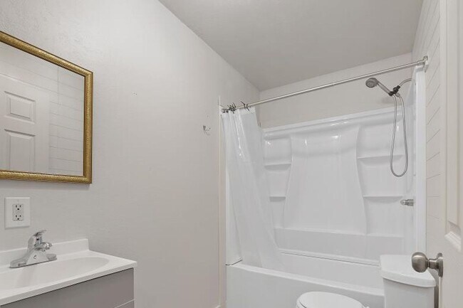 Building Photo - 3 Bedroom home in Eagle with ADU _ Pets We...