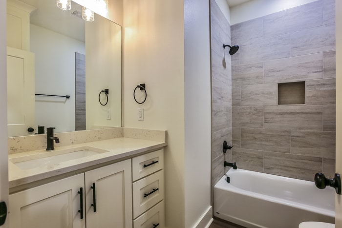 Building Photo - 16304 Lamarche Dr