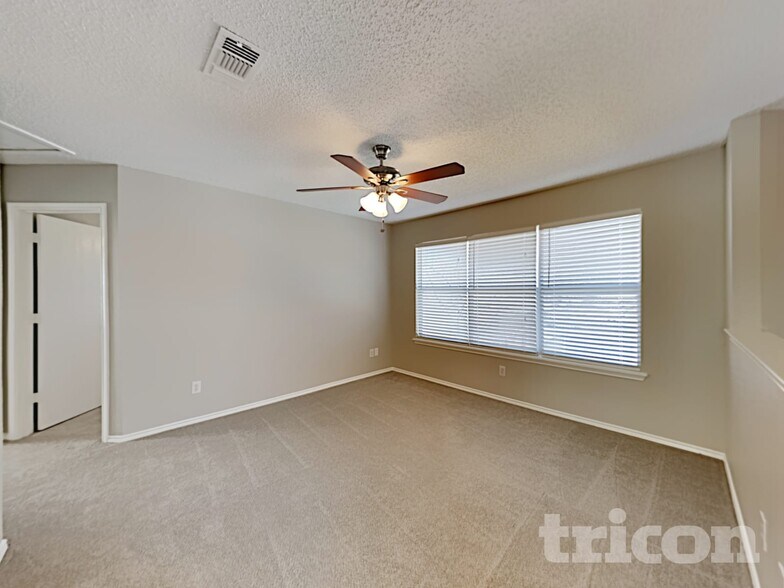 Building Photo - 813 Indigo Terrace