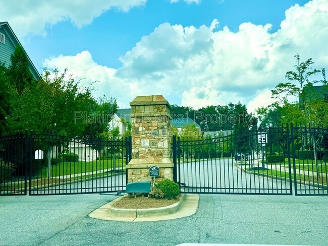 Building Photo - 3578 Strath Dr