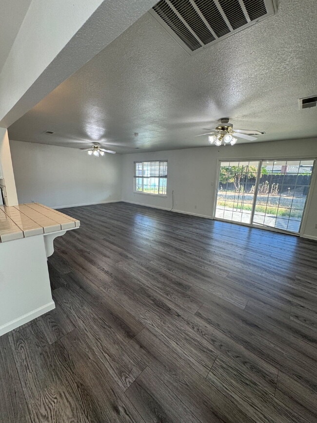 Building Photo - MOVE IN SPECIAL $500 off the rent for the ...