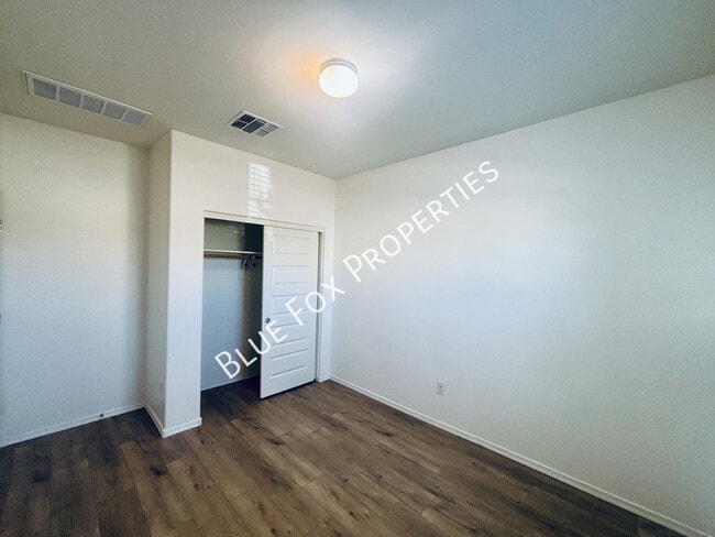 Building Photo - 10232 N Crooked Peak Trail