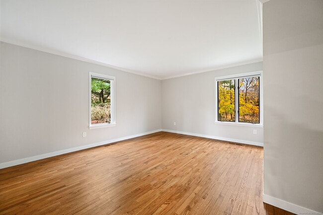 Building Photo - 144 W Norwalk Rd