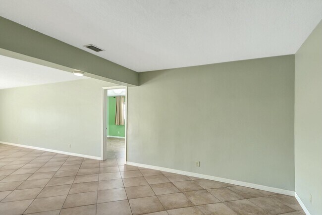 Building Photo - 1753 W Terrace Dr