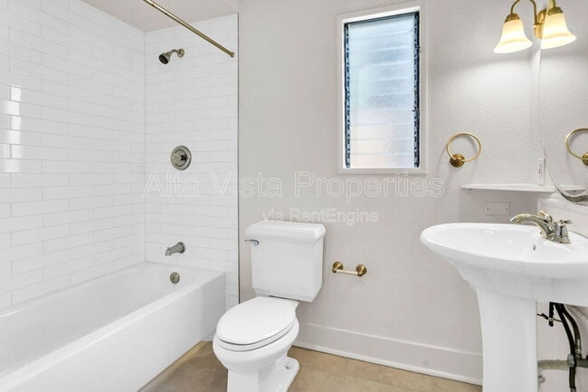 Building Photo - 301 Brookes Ave