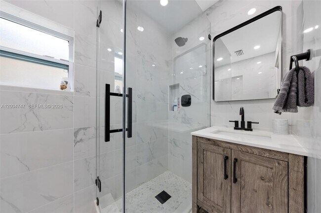 Building Photo - 1050 Harrison St