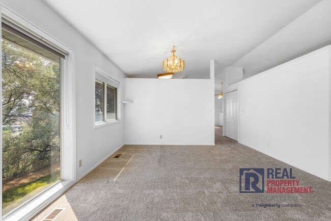 Building Photo - 2192 Marigold St