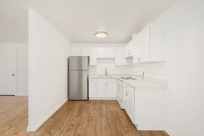 Building Photo - Downtown Issaquah 2 Bedroom 1 Bath Duplex