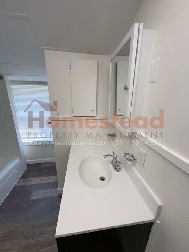 Building Photo - 3 BEDROOM HOME IN MARCUS HOOK