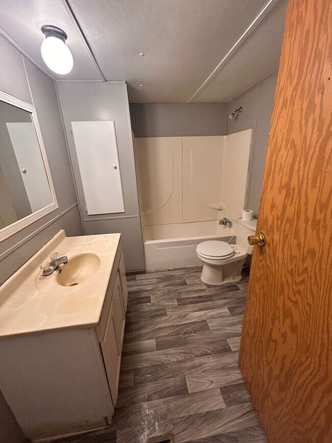 Building Photo - Rent To Own- 1 bed 1 Bath Mobile Home