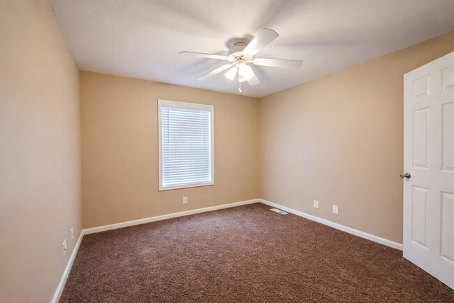 Building Photo - $250 OFF Move In Special!