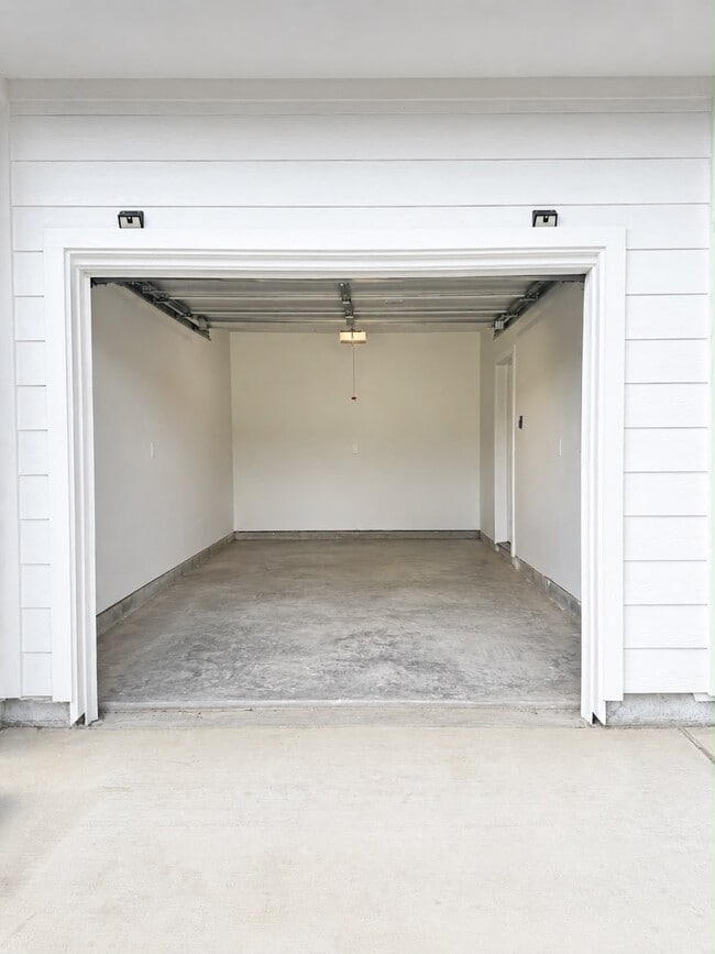 Building Photo - 4309 Shelby Cir