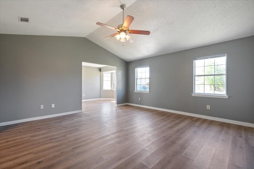 Building Photo - 756 Melissa Dr