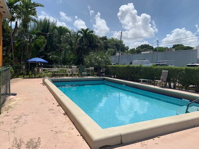 Building Photo - 7901 SW 64th Ave