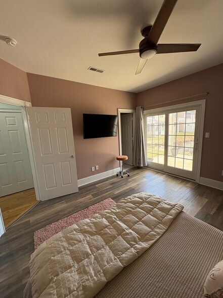 Bedroom 2 Floor 1 - 18879 Bethpage Dr