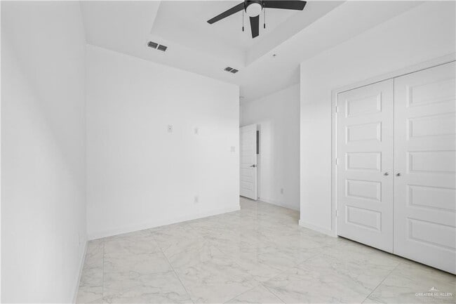 Building Photo - 14 Vision St