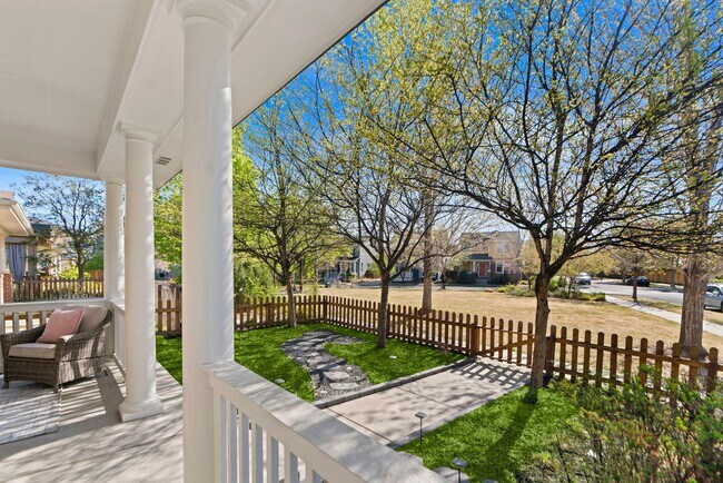 Building Photo - Central Park Prime Location Home - 3 Bed, 3 Bath, 2 Car Attached Garage