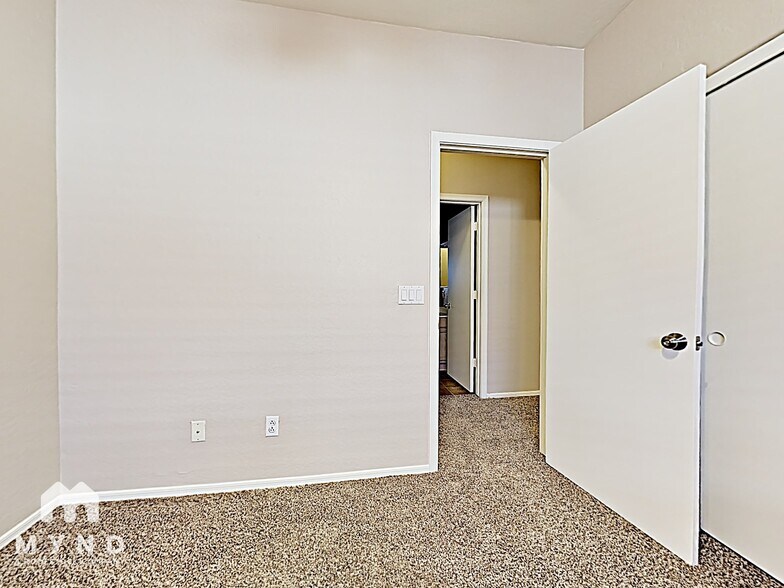 Building Photo - 11178 W Granada Rd