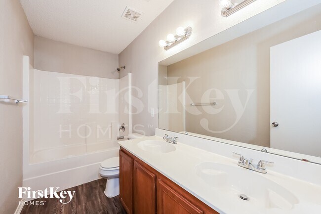 Building Photo - 1273 Longleaf Dr