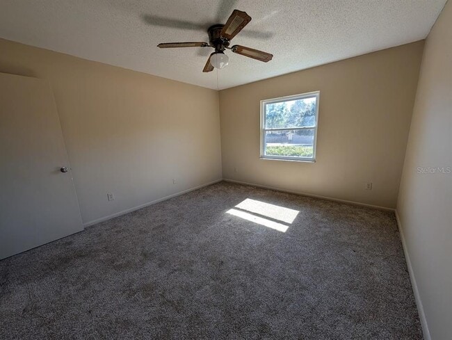 Building Photo - 149 SW Blueberry Pl