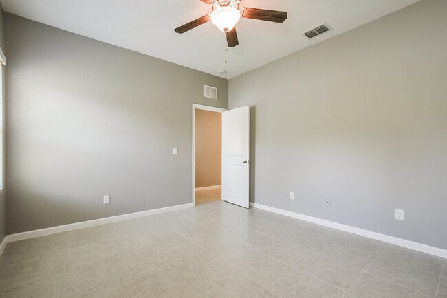 Building Photo - 2632 Island Walk Dr