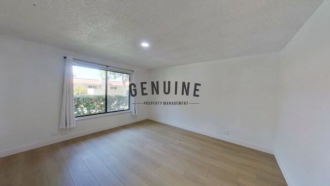 Building Photo - Charming 3Bd 2Ba Condo in 55+ Community