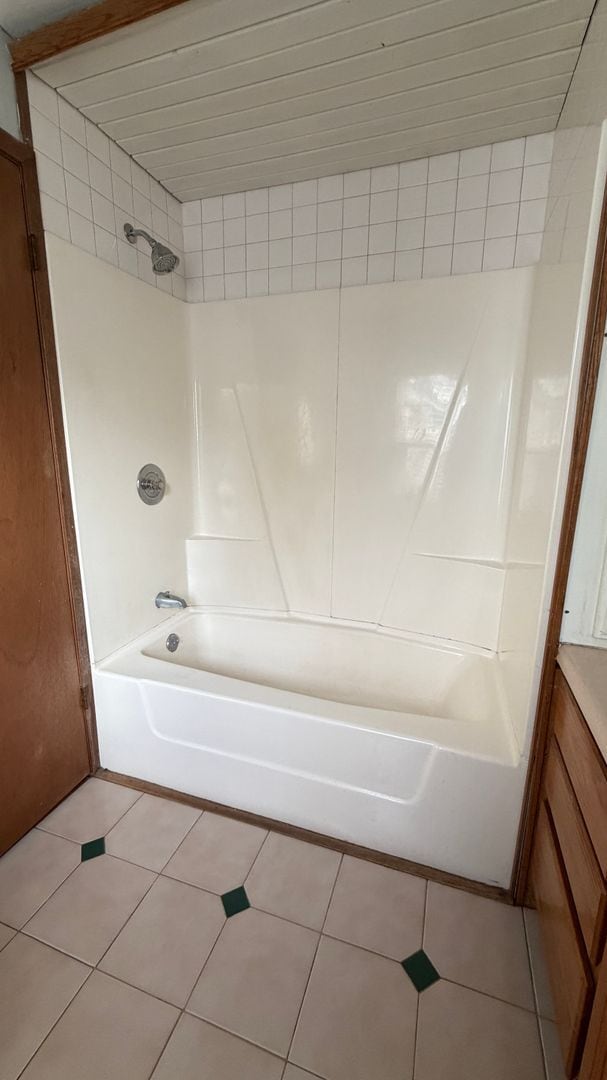 Building Photo - Adorable Rural Home in Rochester School District!