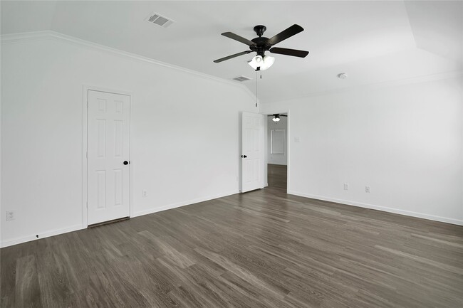 Building Photo - 9214 St Laurent Ln
