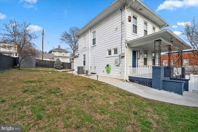 Building Photo - 4252 Clay St NE