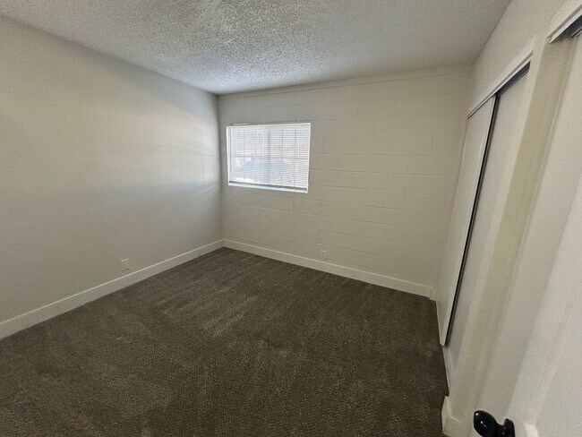 Building Photo - Single story home recently remodeled and centrally located.