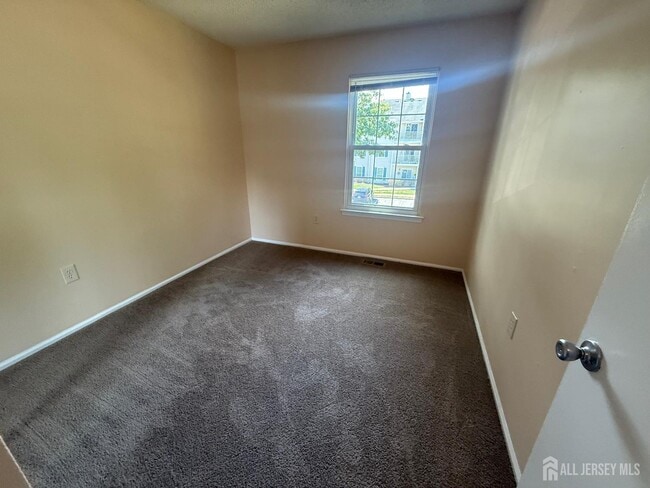 Building Photo - 425 Northam Dr