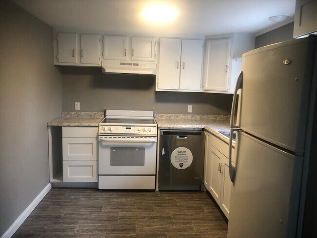 Building Photo - 349 S Hokendauqua Dr