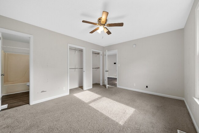 Building Photo - 712 Green Valley Ct