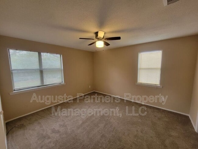 Building Photo - 117 Glenora Ct