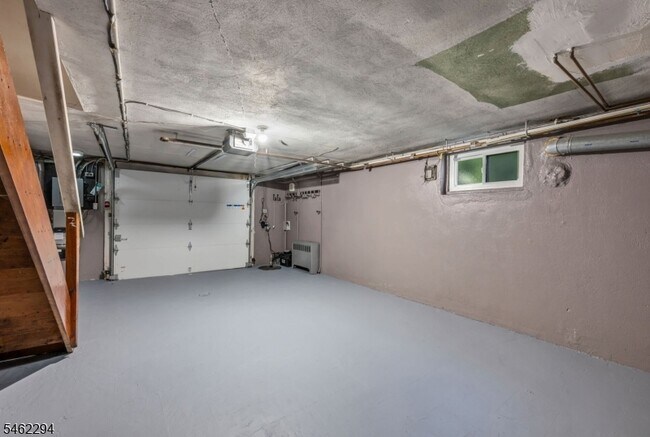 Building Photo - 122 Westview Ave