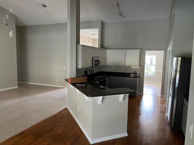 Building Photo - 1918 Turtle Creek Pl