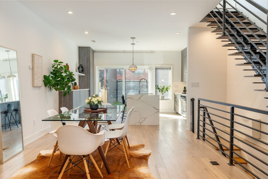 Building Photo - 2058 E Susquehanna Ave