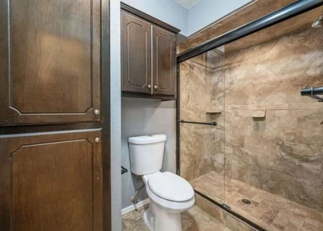 Building Photo - Updated 3 Bedroom/2 Bath Home w/Beautiful Landscaping - Edmond Schools